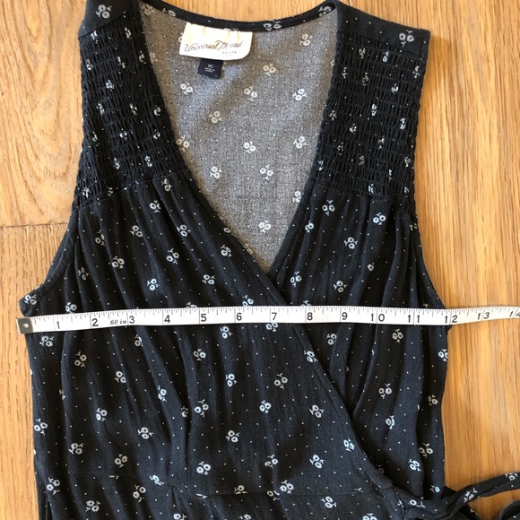 Universal Thread Black Sleeveless Wrap Dress with Small Grey Dots & Flowers - XS - Picture 2 of 12